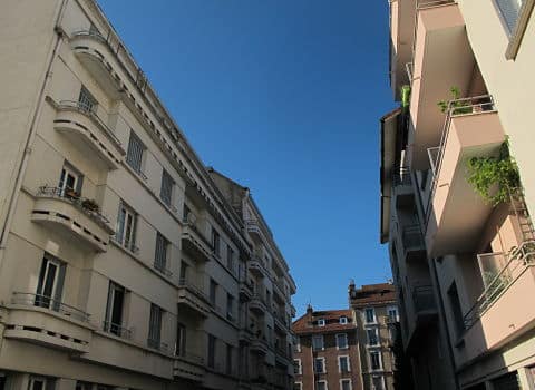 Habitations en centre ville de Grenoble oût 2019 © Séverine Cattiaux - Place Gre'net