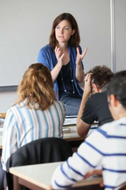 Professeure dans un lycée. © Académie de Grenoble