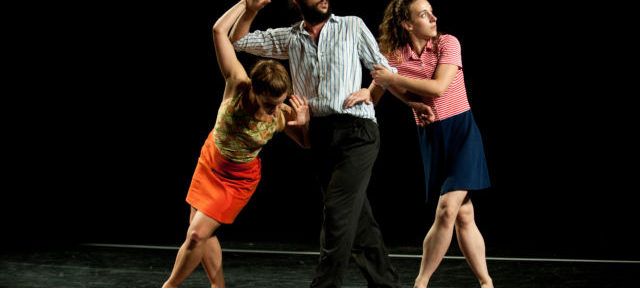 Le collectif Ès, constitué de danseurs basés à Lyon, s'installe à la Rampe d'Echirolles pour trois ans. Une résidence rythmée par plusieurs temps forts.