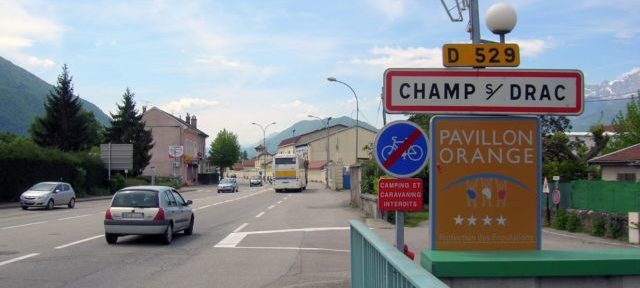 Le maire de Champ-sur-Drac pris à partie par l'opposante Muriel Riou sur fond de soutien au Printemps isérois