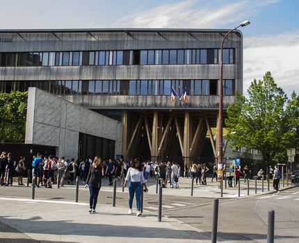 L'académie de Grenoble recrute 86 "médiateurs de lutte anti-Covid"