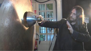 Le gong "magique" d'Alessandro Sciaraffa. © Joël Kermabon - Place Gre'net