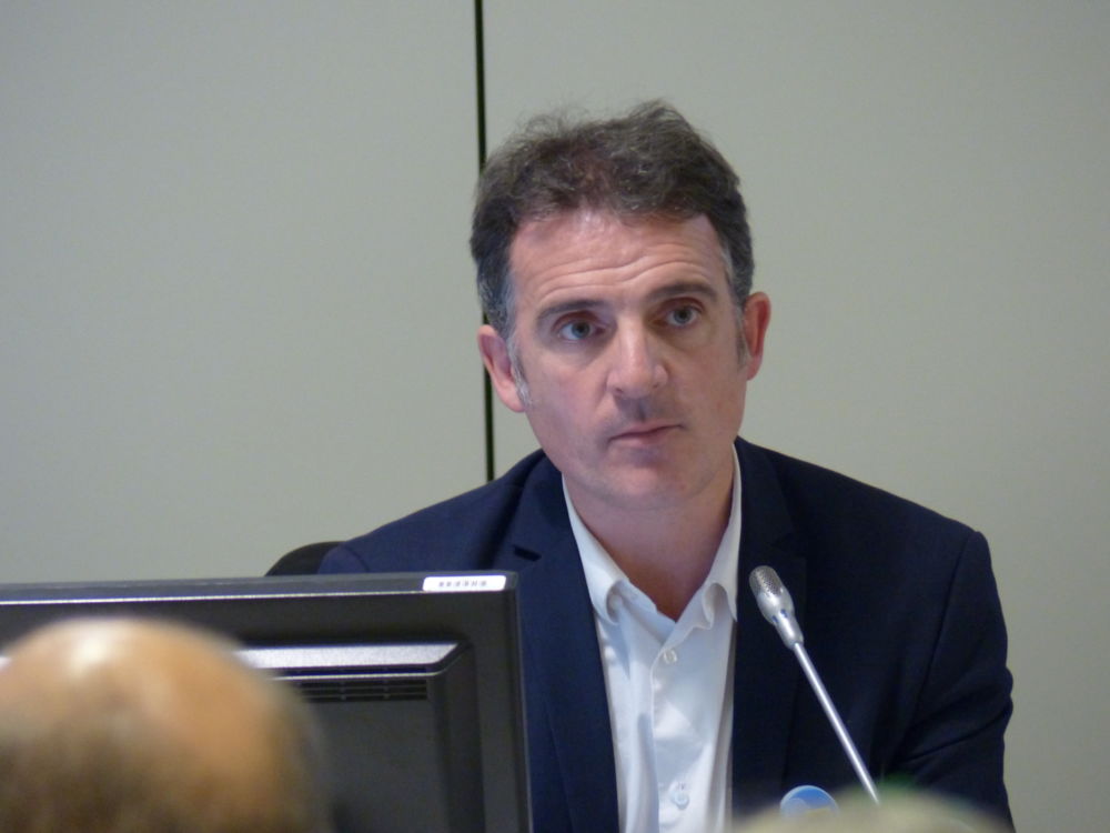 Arrêté anti-remise à la rue adopté par Grenoble : après le tribunal administratif de Grenoble, la Cour administrative de Lyon confirme l'annulation de l'arrêté. Le maire de Grenoble Éric Piolle © Manon Heckmann - Place Gre'net