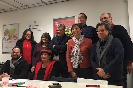 A Grenoble, le ralliement de la chef de file de l'opposition socialiste à Eric Piolle (EELV) fait bondir ses collègues de banc et ses camarades de parti.