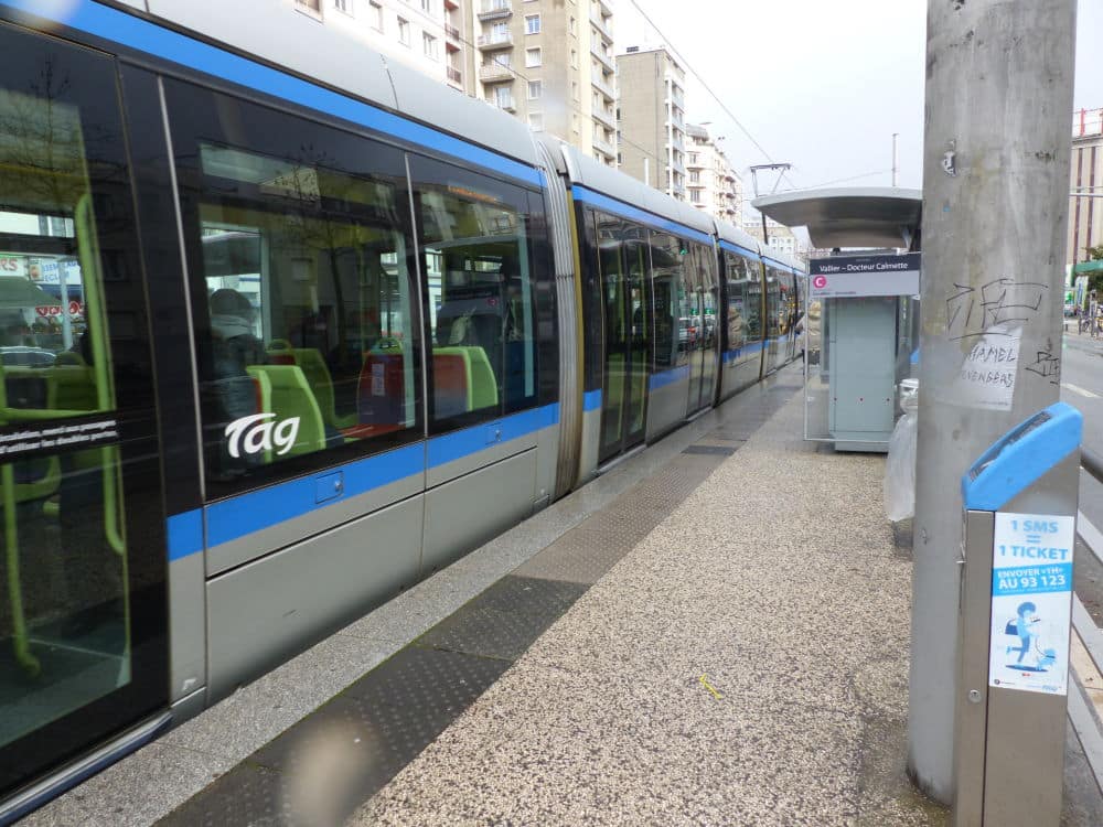 Suite à l'agression d'une conductrice mardi 19 avril, trams et bus de Grenoble font valoir leur droit de retrait