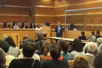 Jacques Dallest lors d'une conférence sur le procès d'assises. © Joël Kermabon - Place Grer'net