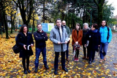 Le maire Eric Piolle et son collectif Grenoble en Commun ont présenté leurs propositions sur les écoles, qui s'inscrivent dans la lignée du mandat.Eric Piolle et son collectif Grenoble en Commun. © Raphaëlle Denis - Place Gre'net
