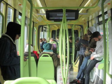 Le Syndicat mixte des mobilités de l’aire grenobloise gèle ses tarifs pour septembre 2020. Une mesure solidaire et visant à renforcer leur attractivité. Le Smmag enregistre 10 millions d'euros de pertes dues au covid-19. © Muriel Beaudouing - Place Gre'net