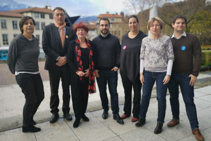 De gauche à droite : Michelle Daran, Benoît Mollaret, Gisèle Perez, David Bousquet, Sarah Boukaala, Emmanuelle Legoff et Maxime Perez. © Joël Kermabon - Place Grenet.