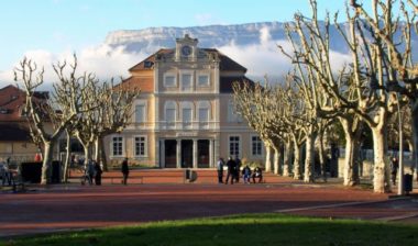 La mairie de Domène © Wikipédia