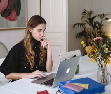 Etudiante devant un écran crédit Polina Zimmerman, Pexels