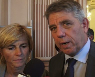 Les sénateurs LR de l'Isère Michel Savin et Frédérique Puissat interpellent Olivier Véran sur la situation des oubliés du Ségur de la santé.