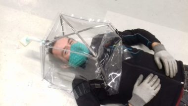 Les bulles étanches développées par GSCOP et les médecins du Samu permettent d'isoler les patients covid-19. © Nicolas Beraud