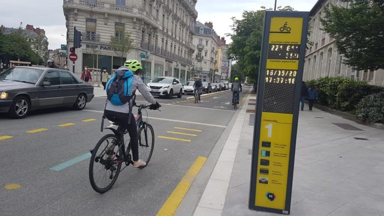Les salariés du site Orange de Meylan à la découverte du vélo électrique avec GoodWatt