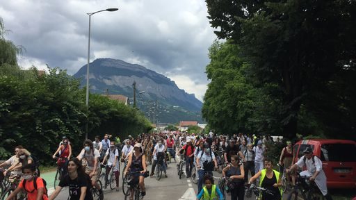 Manif santé à vélo© Léo Aguesse – Place Gre’net
