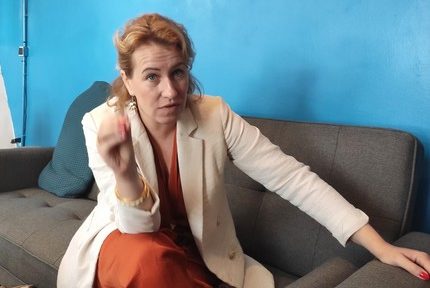 Expurgée, la loi censée défendre le bien-être animal, dont l'examen a été reporté, fait réagir la députée de l'Isère Emilie Chalas.