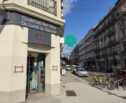 Nouvel épisode de canicule : les douches municipales de Grenoble gratuites et ouvertes plus longtemps