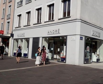 Le tribunal de commerce de Grenoble valide la reprise des magasins André par François Feijoo