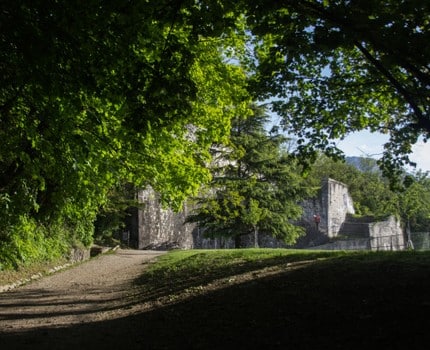 La Ville de Grenoble annonce la réouverture des pelouses sèches de la Bastille