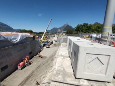 A480 : rejet de la requête de France nature environnement.Travaux de l'A480 vu du pont de Catane