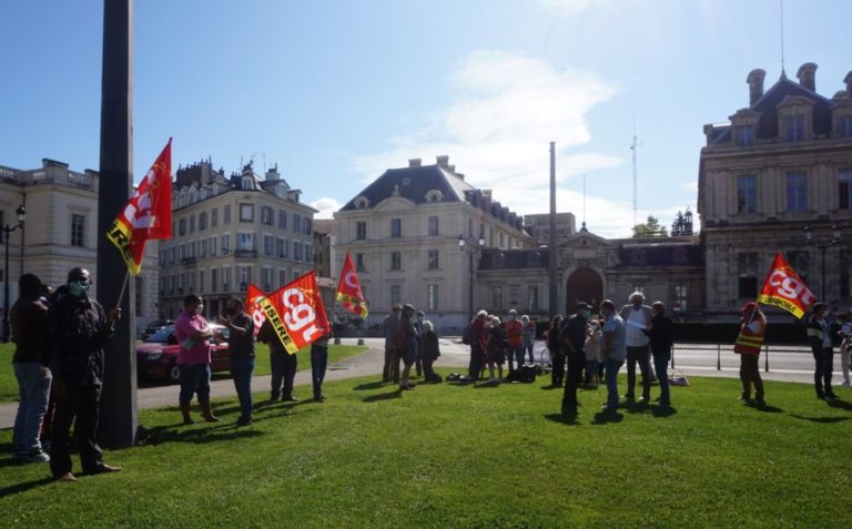 UNERassemblement des militants syndicaux pour la régularisation des sans-papiers