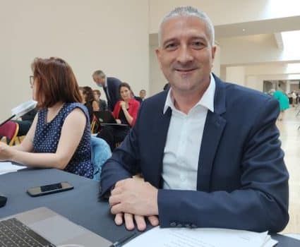Le conseiller municipal de Grenoble et ancien directeur de campagne d'Alain Carignon Nicolas Pinel en garde à vue pour escroquerie.