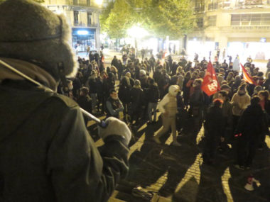 Couvre-feu : ses opposants s'expriment à Grenoble.Rassemblement d'opposants au couvre-feux de ce samedi 17 octobre 2020. © Michel Szempruch