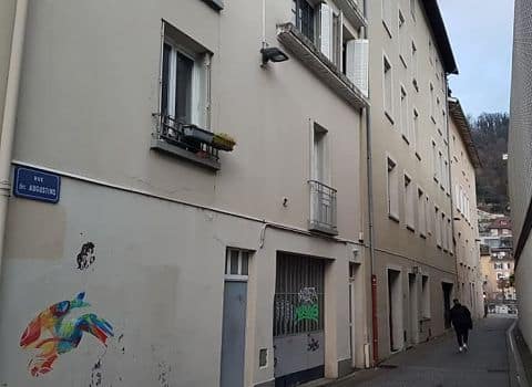 COUV Rue des Augustins, l'immeuble d'Actis sur quatre étages, abrite le restaurant scolaire de l'école Jardin de ville, décembre 2020 © Séverine Cattiaux - Place Gre'net