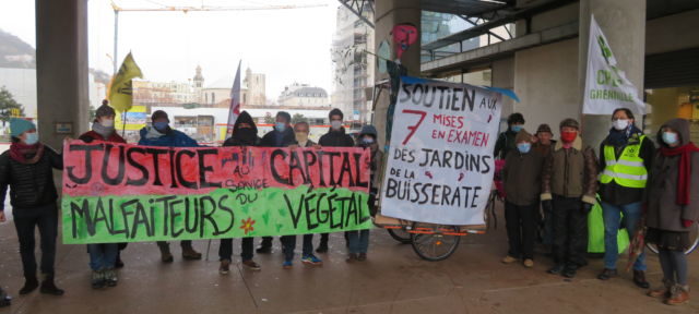 Mobilisation le vendredi 11 décembre pour défendre les 7 personnes mises en examen pour s'être introduit sur les Jardins de la Buisserate à Saint-Martin-le-Vinoux. © Tim Buisson – Place Gre’net