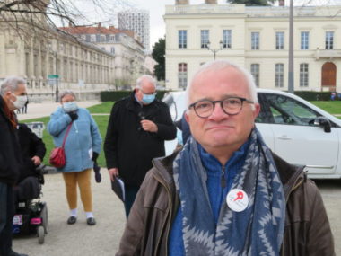 Pierre Gaillard de la Ligue des droits de l'homme Grenoble. © Tim Buisson – Place Gre’net
