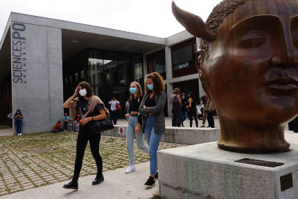 La direction de Sciences Po désavoue les deux enseignants accusés d'"islamophobie"