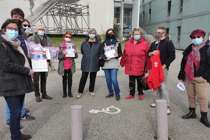Le PCF Échirolles réuni devant l'Hôpital Sud pour dénoncer la politique de santé du gouvernement