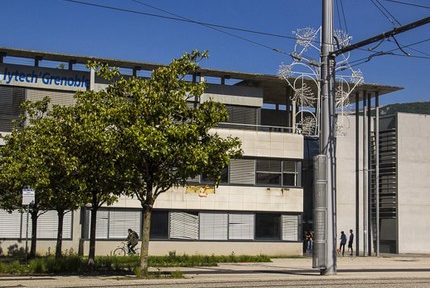 Le bâtiment Polytech de Grenoble INP-UGA fermé en raison de taux (légers) de dichlorométhane dans l'air ambiant