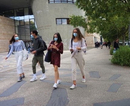 Les écologistes d'Auvergne-Rhône-Alpes dévoilent leur "plan d'urgence pour la jeunesse"
