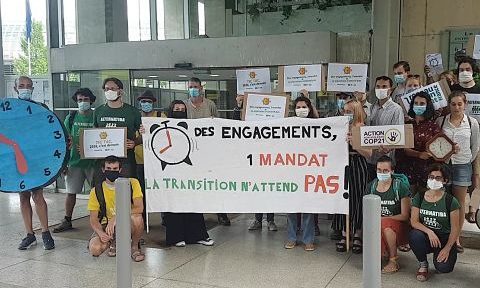 COUV Mobilisation du Collectif Métro, promoteur du Pacte pour la transition, jeudi 1 juillet 2021, devant le siège de la Métropole de Grenoble. © Séverine Cattiaux - Place Gre'net