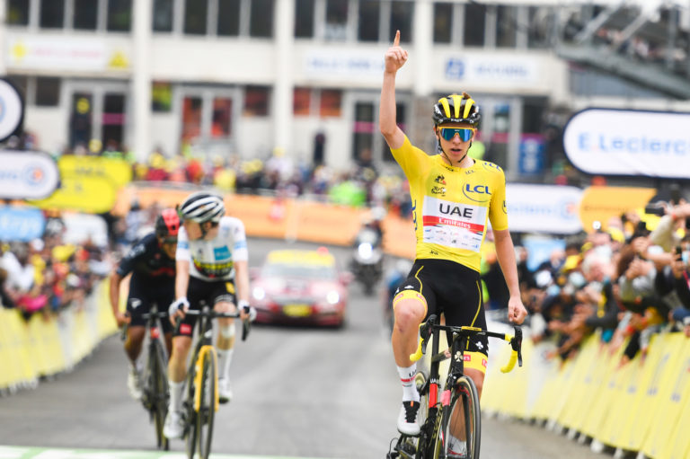 Après avoir survolé le Tour 2021, le Slovène Tadej Pogačar (vainqueur ici à Luz Ardiden) sera de nouveau le grand favori du Tour du France 2022. © ASO - Charly Lopez