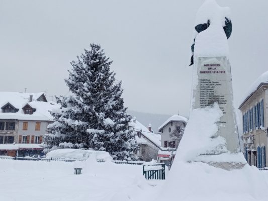 La neige est tombée en abondance sur Villard-de-Lans entre le dimanche 28 et le lundi 29 novembre 2021. © Muriel Beaudoing - Place Gre’net