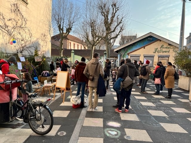 Les parents d'élèves de l'école Anthoard réclament un remplacement pérenne pour la classe de CP-C © Laure Gicquel - Place Gre'net