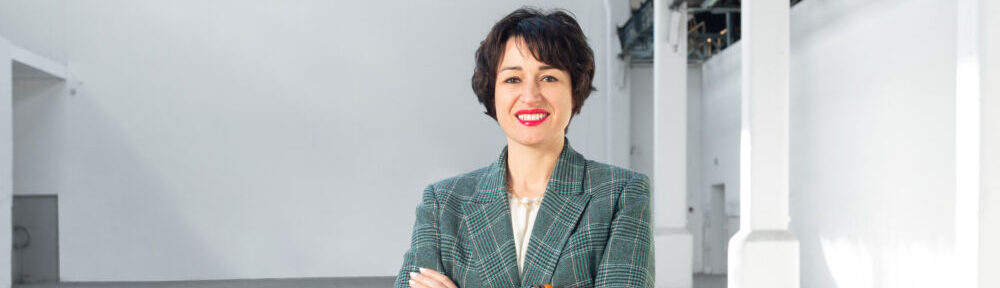 Céline Kopp est la nouvelle directrice du Magasin-Cnac de Grenoble depuis le 25 janvier 2022 © Margot Montigny