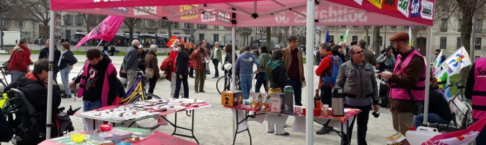 Les syndicats Sud-Solidaires, FSU, Unsa, Unef et MNL organisaient ce jeudi 17 mars 2022 un rassemblement sur la place de Verdun, dans le cadre de la journée nationale d'action pour les salaires et le pouvoir d'achat. © Manuel Pavard - Place Gre'net