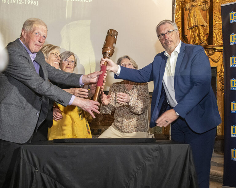 Le Musée dauphinois intègre (enfin) une torche olympique de 1968 dans ses collections