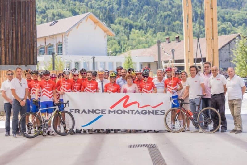 Tour de France : le peloton de l'ESF monte en selle le jeudi 14 juillet. Les membres de la team esf Scott lors du Critérium du Dauphiné.
