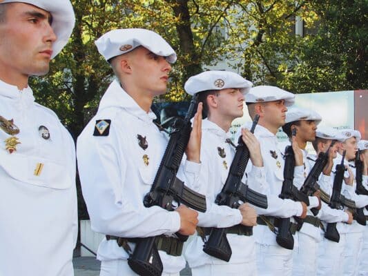 chasseurs alpins avec fusils