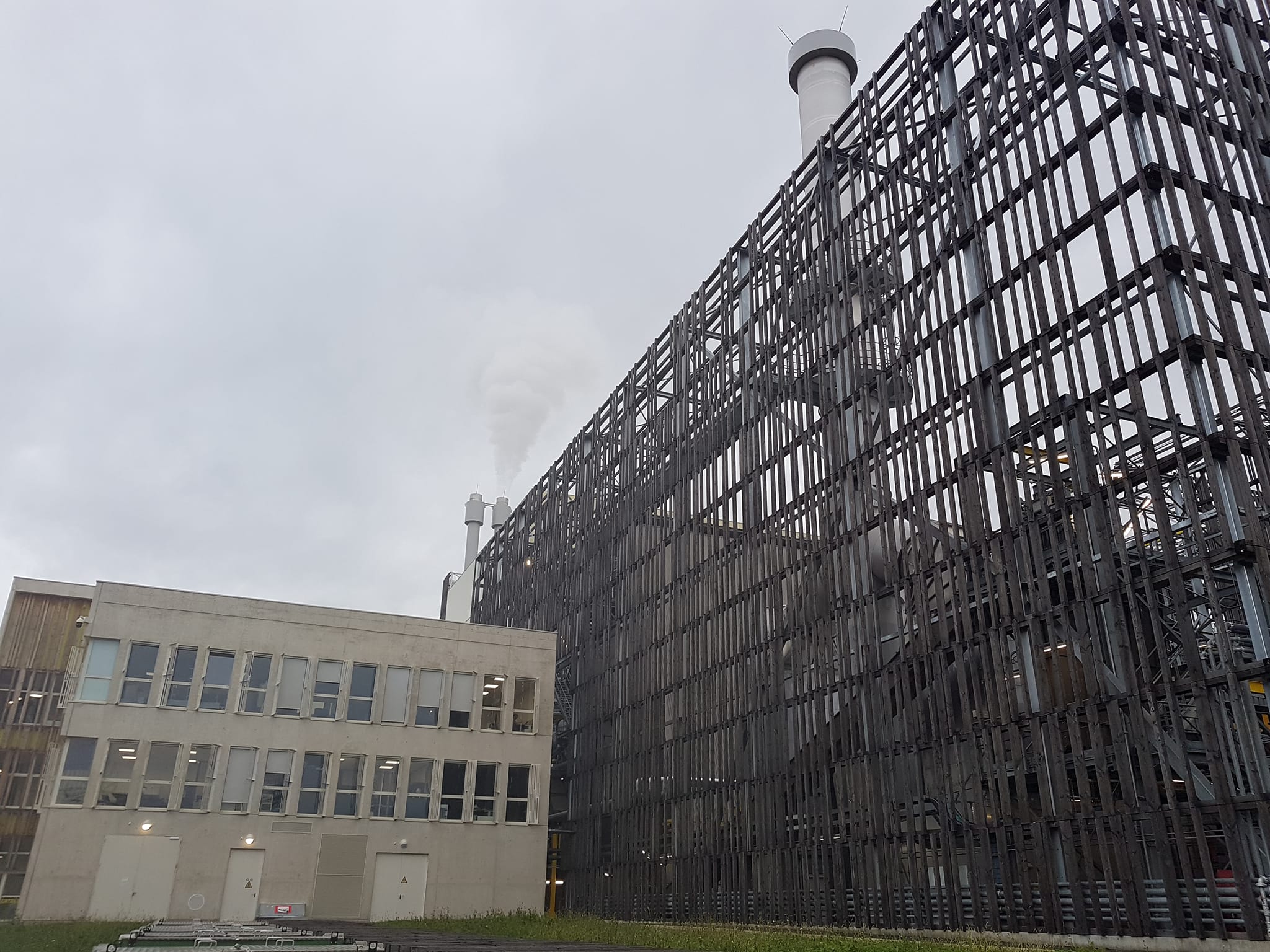 Centrale de chauffage Biomax sur la Presqu'île scientifique à Grenoble, mercredi 23 novembre 2022 © Séverine Cattiaux - Place Gre'net