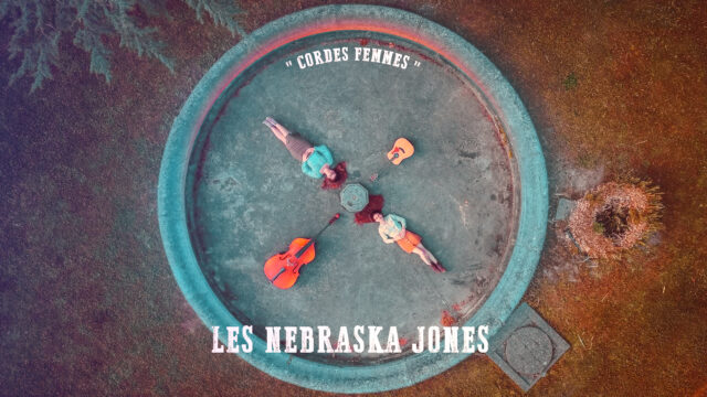 Le tout premier opus des Nebraska Jones s'appelle Cordes Femmes. Il propose une grande majorité de chansons originales. © Clément Roux