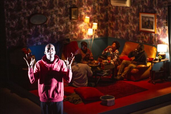 Avec Le Iench, la MC2 pourrait ouvrir un débat sur le racisme. Les 22 et 23 mars, le spectacle propose en tout cas d'examiner comment le fléau peut se glisser dans les détails de notre quotidien. © Arnaud Bertereau