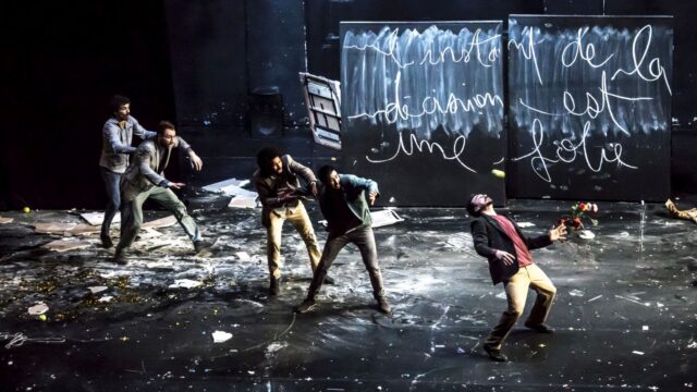 Plusieurs spectacles du premier semestre 2023 s'adressent (aussi) au jeune public. Le cirque contemporain aura ainsi les faveurs de la MC2 les 15 et 16 mars avec Optraken, une création des acrobates du Galactik Ensemble. © N. Martinez