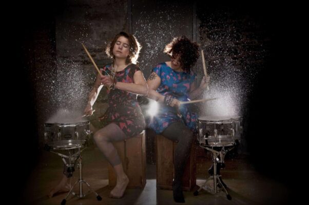 Musiques actuelles : Les Femmes s'en mêlent... bonne nouvelle ! D'après une étude récente, les femmes ne représentent pas encore 20% des auteurs compositeurs de musiques actuelles sociétaires de la SACEM. DR