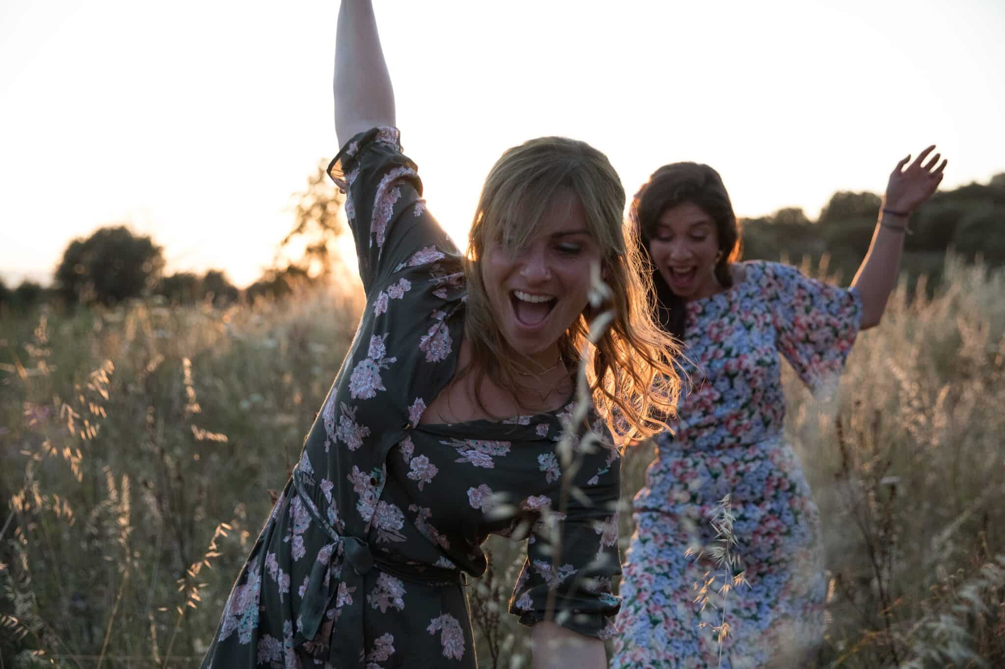 Alexis Michalik adapte au cinéma l'un de ses pièces et raconte l'histoire de deux femmes amoureuses. © Arnaud Juherian