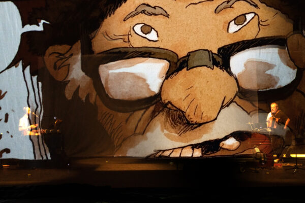 L'Ilyade ne s'y est pas trompé : la forme du BD-concert donne souvent lieu à de beaux spectacles. Exemple le 30 mars avec L'Enfant de l'Ursari. DR